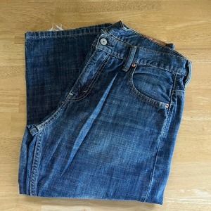 Mens Levi 30/34 Style 569 with fray